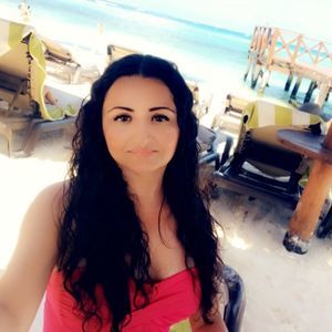 Meet your Posher, Raquel